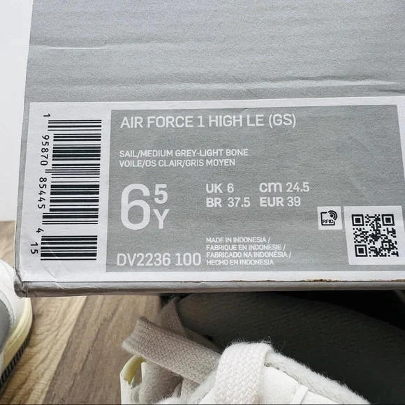 Nike Air Force 1 High LE - Picture 7 of 8